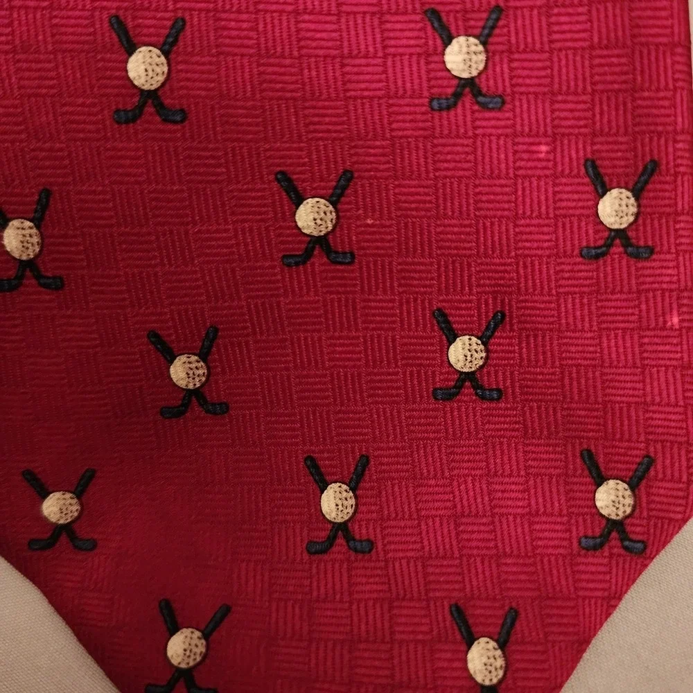 Tommy Hilfiger Mens Silk Necktie Golf Pattern Red  Designer Italy Elevated Style